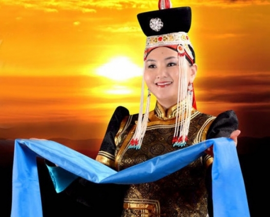 Уртын дуучдын олон улсын уралдаанд өндөрлөж шилдгүүдээ тодрууллаа